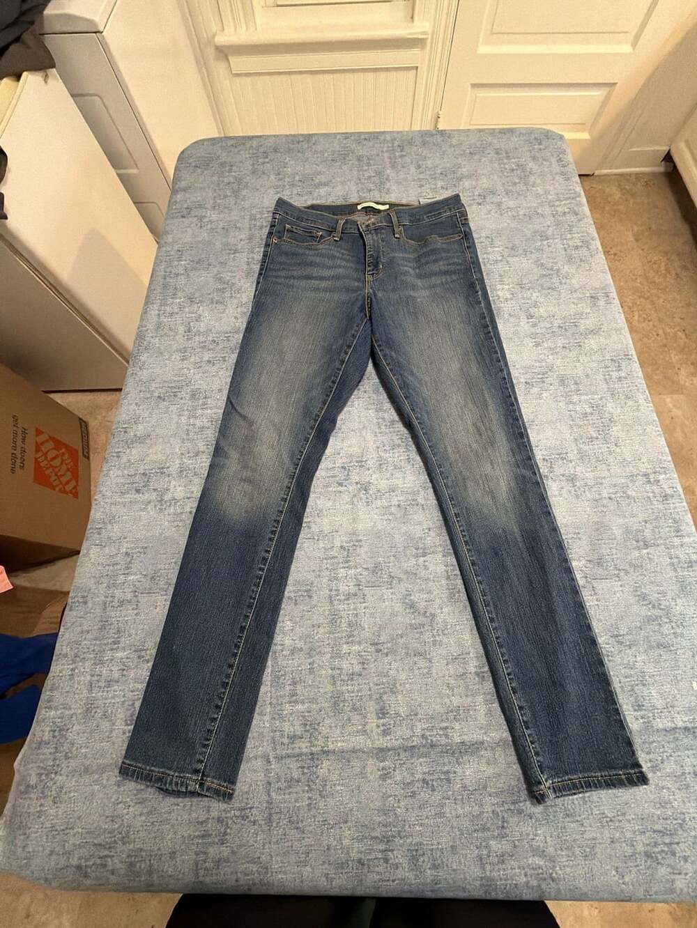 Levi's Women's 311 Shaping Skinny Blue Stretch Denim Jeans Size 31x30